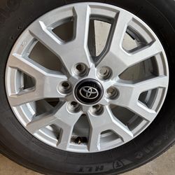 Set tires  for Tacoma 2025