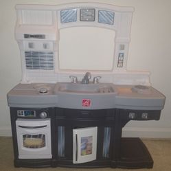 STEP 2 KIDS KITCHEN