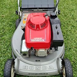 Honda HR 216 Commercial Lawn Mower 