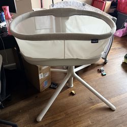Halo bassinet