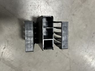 Land Rover LR3 glovebox Cd Holder