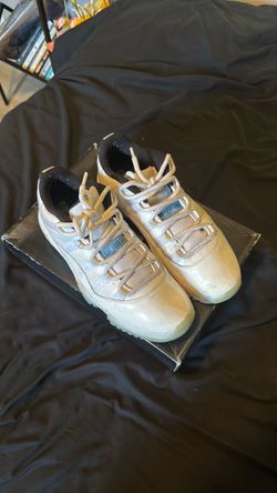 Air Jordan 11 Retro Low Sneakers