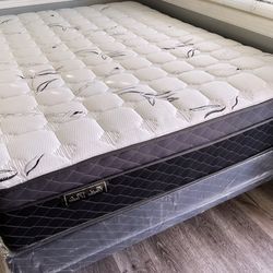 Queen Bamboo Plush Comfort Europillow Top 12inch Matres!!