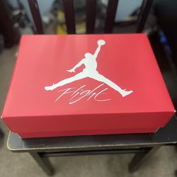 WMNS VALENTINES AIR JORDAN 4 RETRO