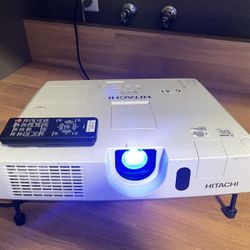 Hitachi 5000 Lumens HDMI Movie Tv Projector