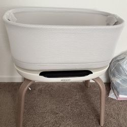 Graco Smart sense Soothing Bassinet 
