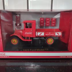 1923 Ford Model TT Coca Cola Diecast Car 1:32 Scale With Hand Truck And Boxes. Sealed, brand new and never opened.