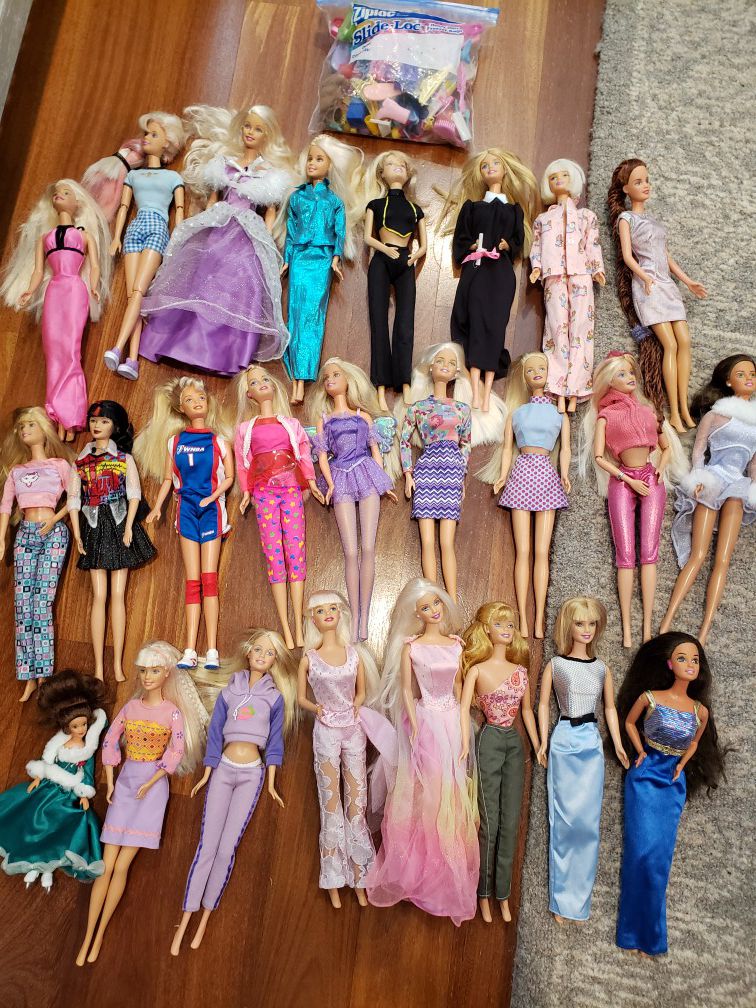Barbie lot 24 ct.