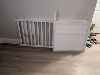 Free Ikea crib