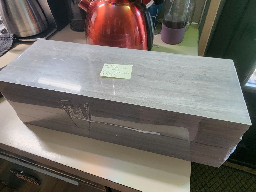 New set of 4 floating shelves in Grey
15.5"w x 5.75"d x 1 25"h ea.