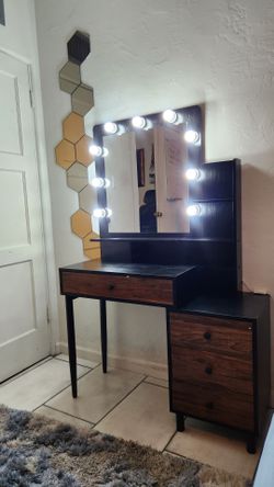 Vanity Table with Bright Lights : MOVING SALE