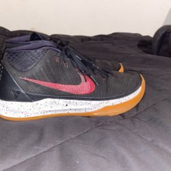 Kobe A.D. Size 10