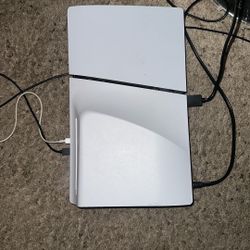 Ps5 (disk) With 2 Controllers 1 Camo And 1 White