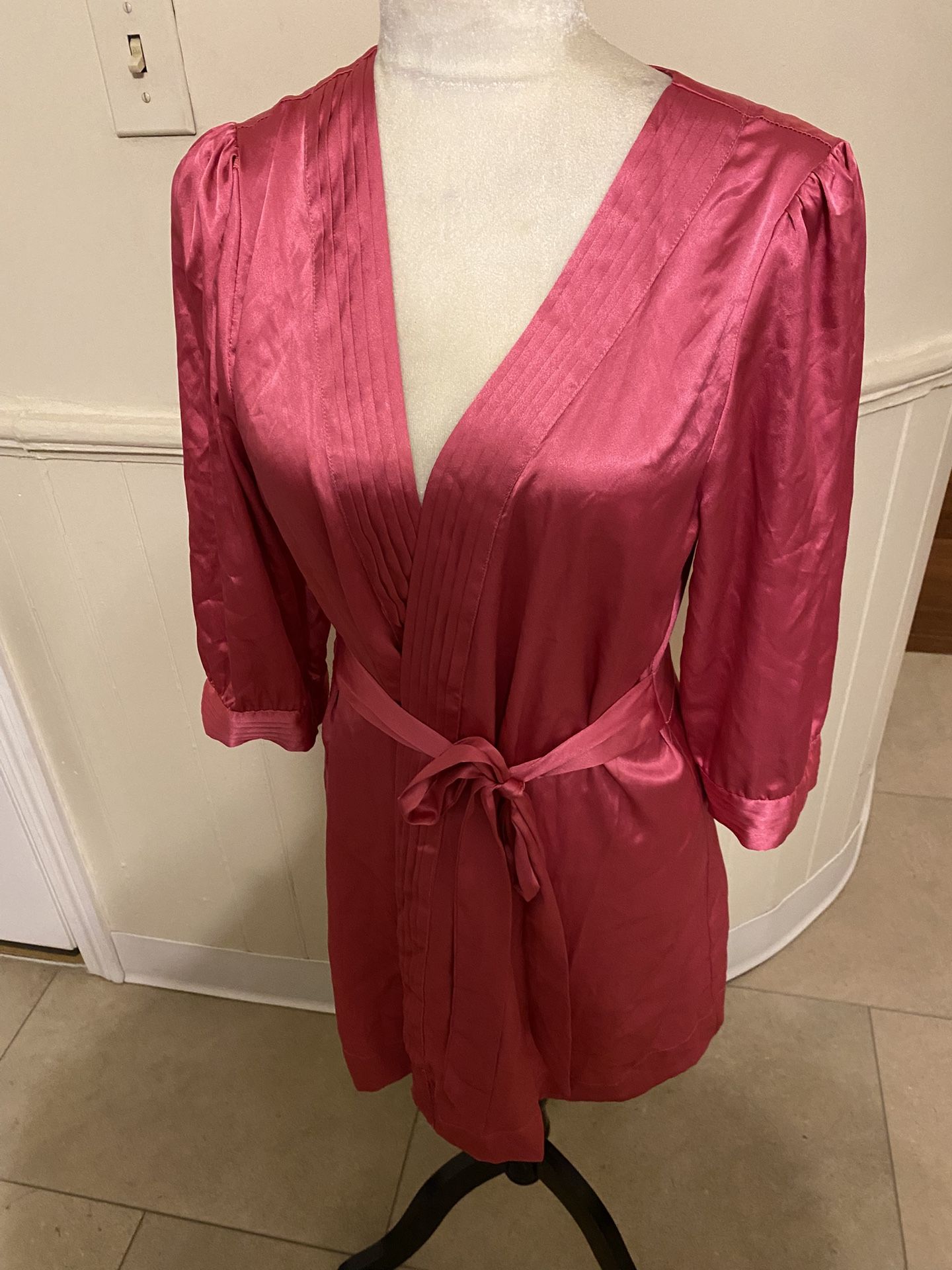 NWT Woman’s Vintage Victoria Secret Robe Size Medium 