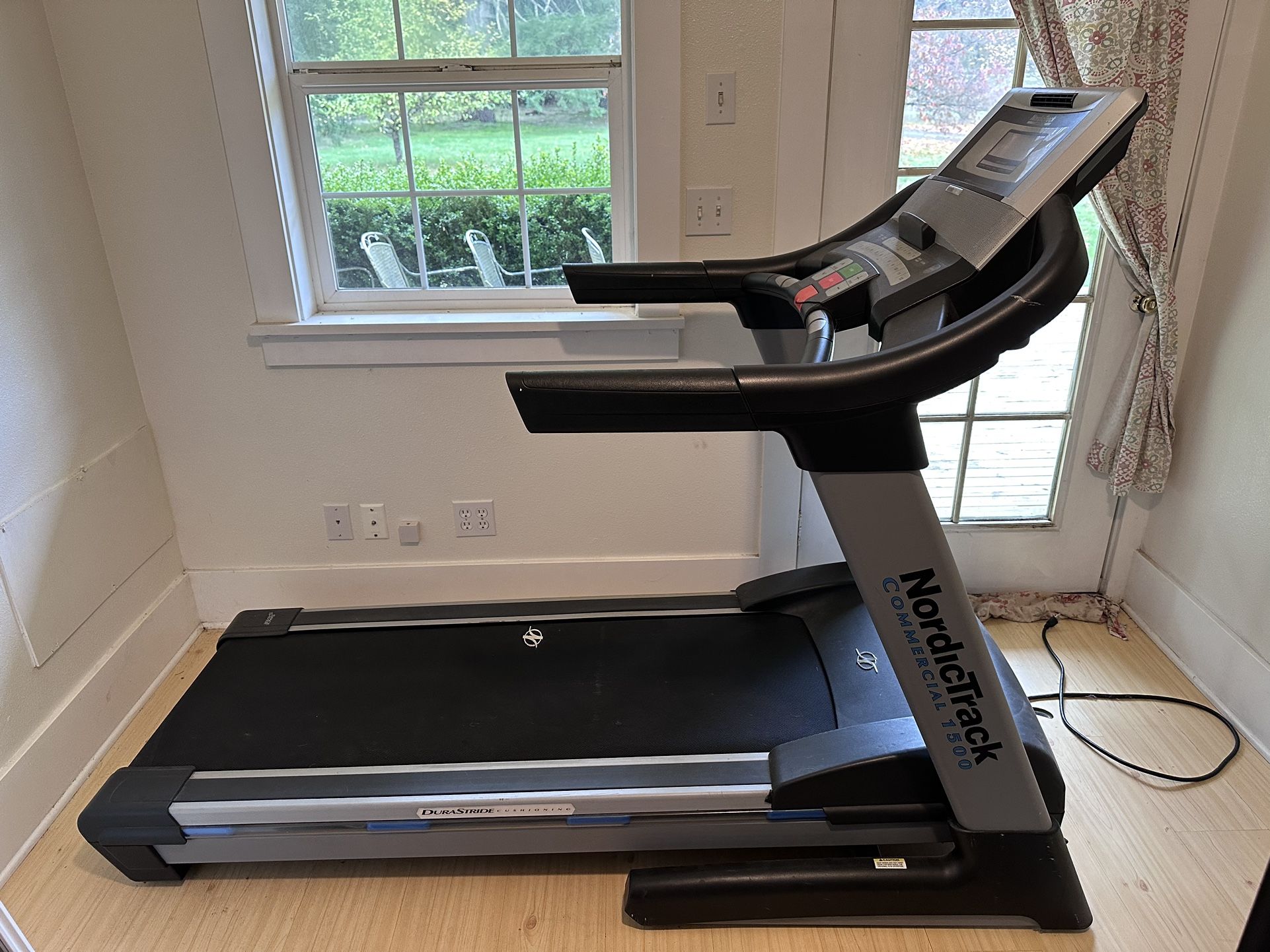 NordicTrack Commercial 1500 Treadmill for Sale in Poulsbo, WA OfferUp
