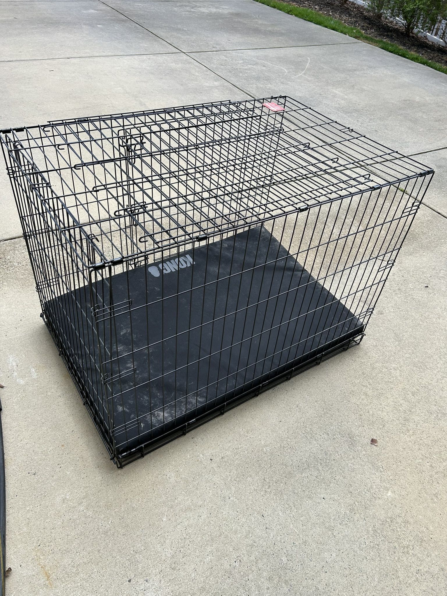 Dog Crate (30”H X 28”D X 42”W)