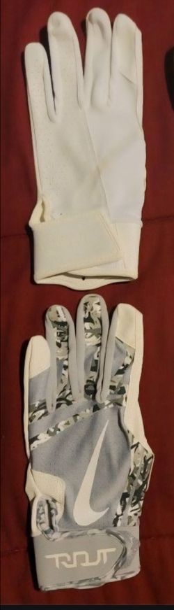 BRAND NEW NIKE BASEBALL BATTING GLOVE (One Glove) SIZE YOUTH LARGE (Left Hand Only) Pick One You Like