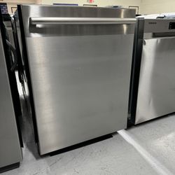 Brand New Bosch Dishwasher 24” In Stock Now