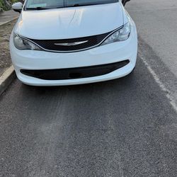 2021 Chrysler Voyager