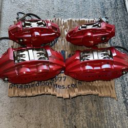 Infiniti Red Sport 400 Akebono Calipers