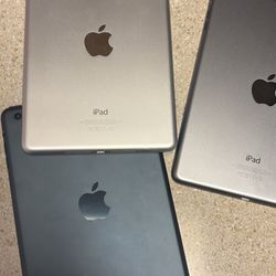 Three İPad Mini 