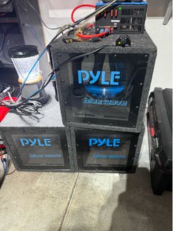 10” woofer in plexi front box . Very good condition.