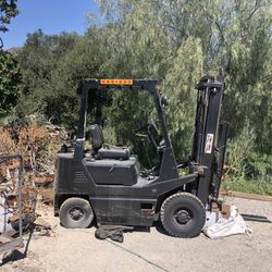 TCM Propane Forklift with Air Tires (good For Dirt Roads)