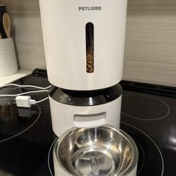 PETLIBRO Automatic Cat Feeder, 5G WiFi Automatic Dog Feeder with Freshness Preservation, 5L Timed Cat Feeders with Low Food Sensor, Up to 10 Meals Per