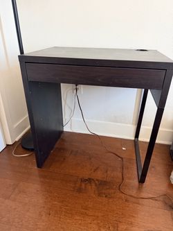 Free - Small Black Desk