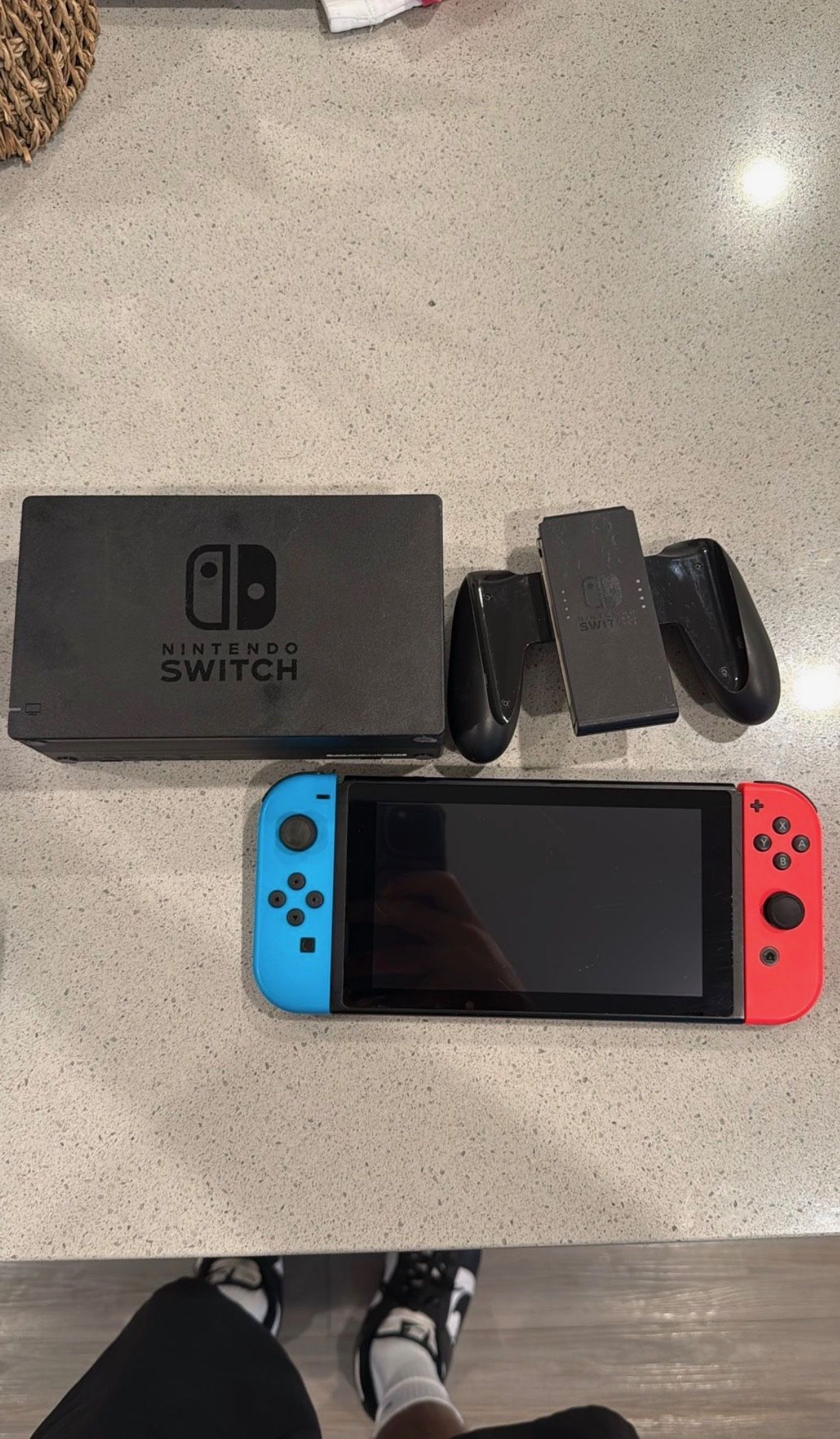 Nintendo Switch 