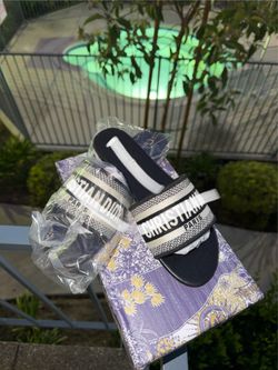 Women’s sandals