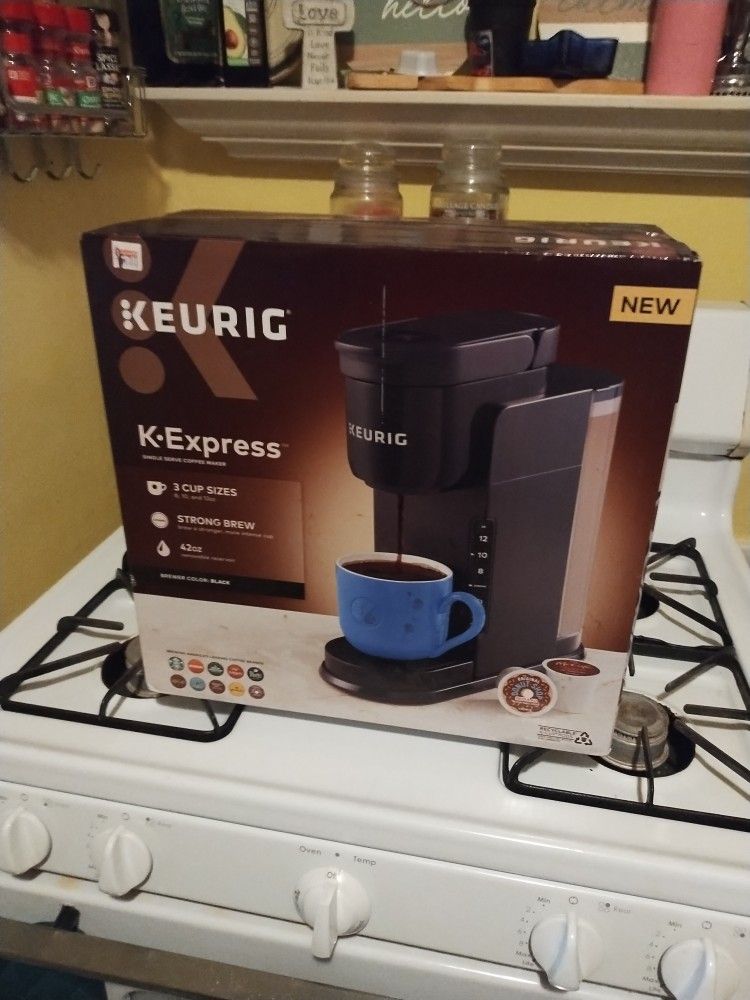Great Christmas Gift For Guy Or Girl More Than Half Off Brand New In Box Keurig Coffee Maker 