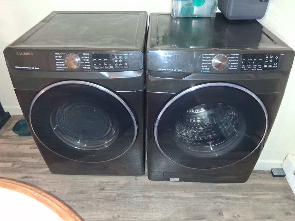 Newer Samsung Smart Washer Dryer Set
