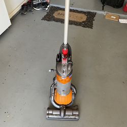 Dyson Dc 24 Upright Vacuum