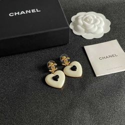 Fashion versatile must-have