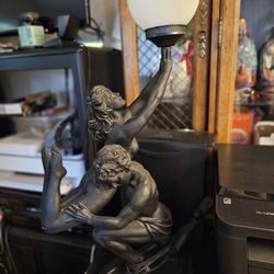 $75 O.B.O✨️🎀Art Deco style figural table lamp🎀