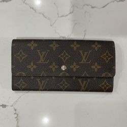 Louis Vuitton Monogram Sarah Wallet