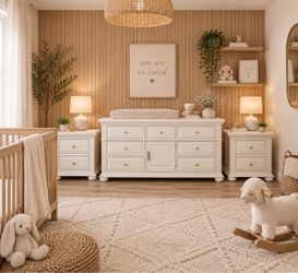 Beautiful Broyhill Dresser Set