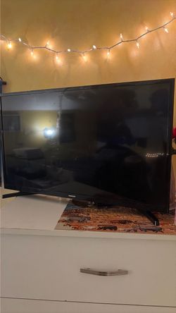 Samsung Flat Screen TV- roughly 45 inches