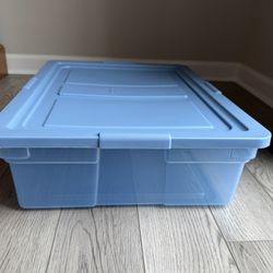 Rubbermaid Blue Storage Container