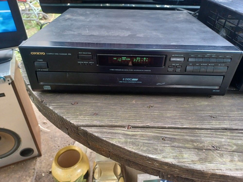 ONKYO DX-C220 6 DISCS CD PLAYER $100 FINAL PRICE 