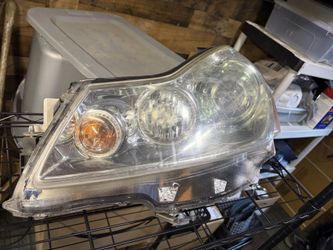 2006 M35X driver side headlamp