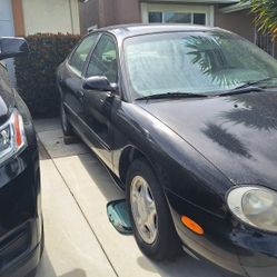 Ford TAURUS