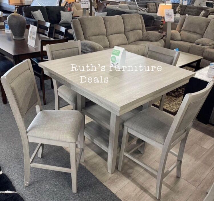 Beautiful 5-Pc Counter Height Dining Table Set Brand New ‼️