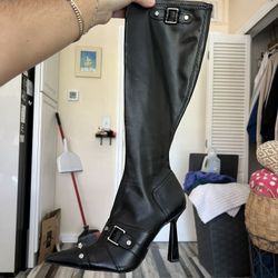size 7 black boots  !!