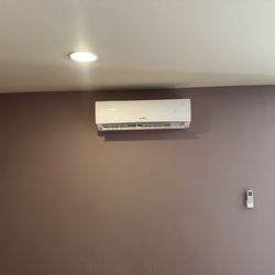 Wallmount mini split (Ductless)
