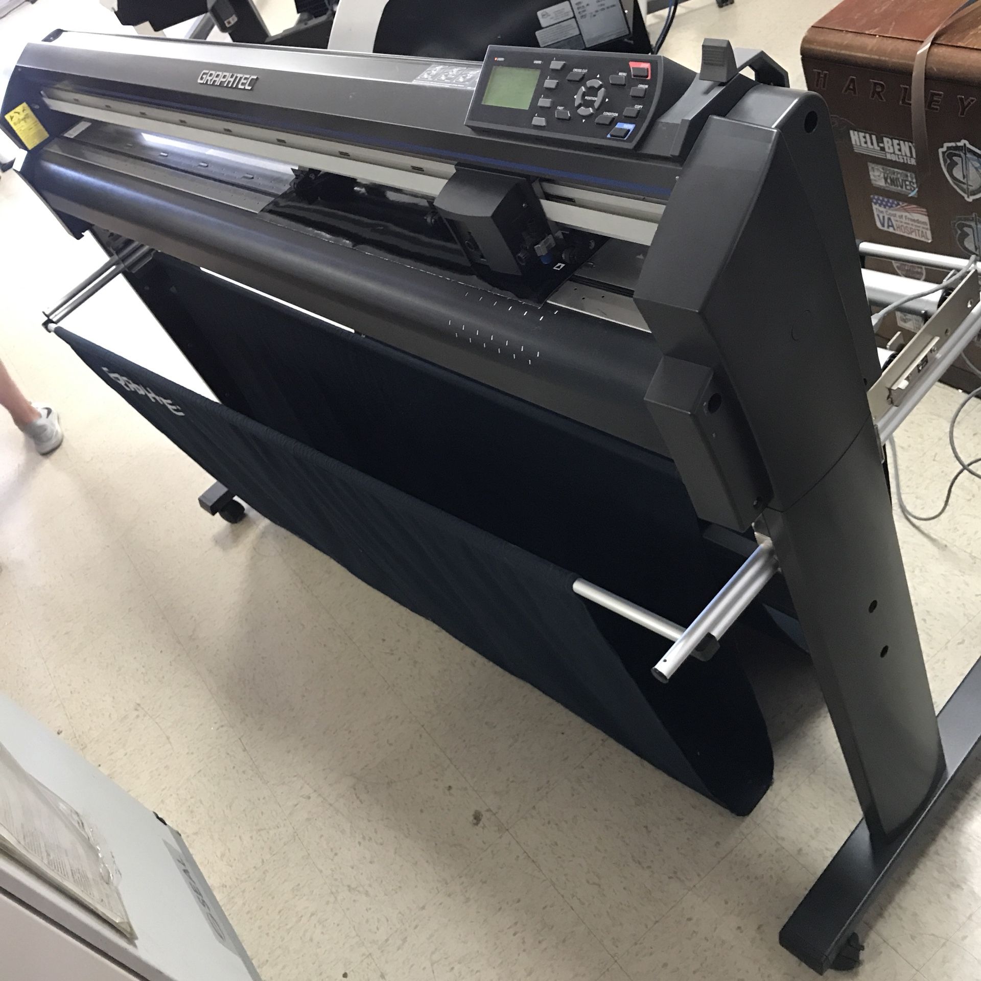 Graphtec FC8600-130 large format cutter plotter for Sale in Cedar Hill ...