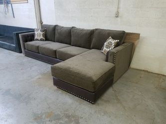 10x6 sofa/ chaise brown combo