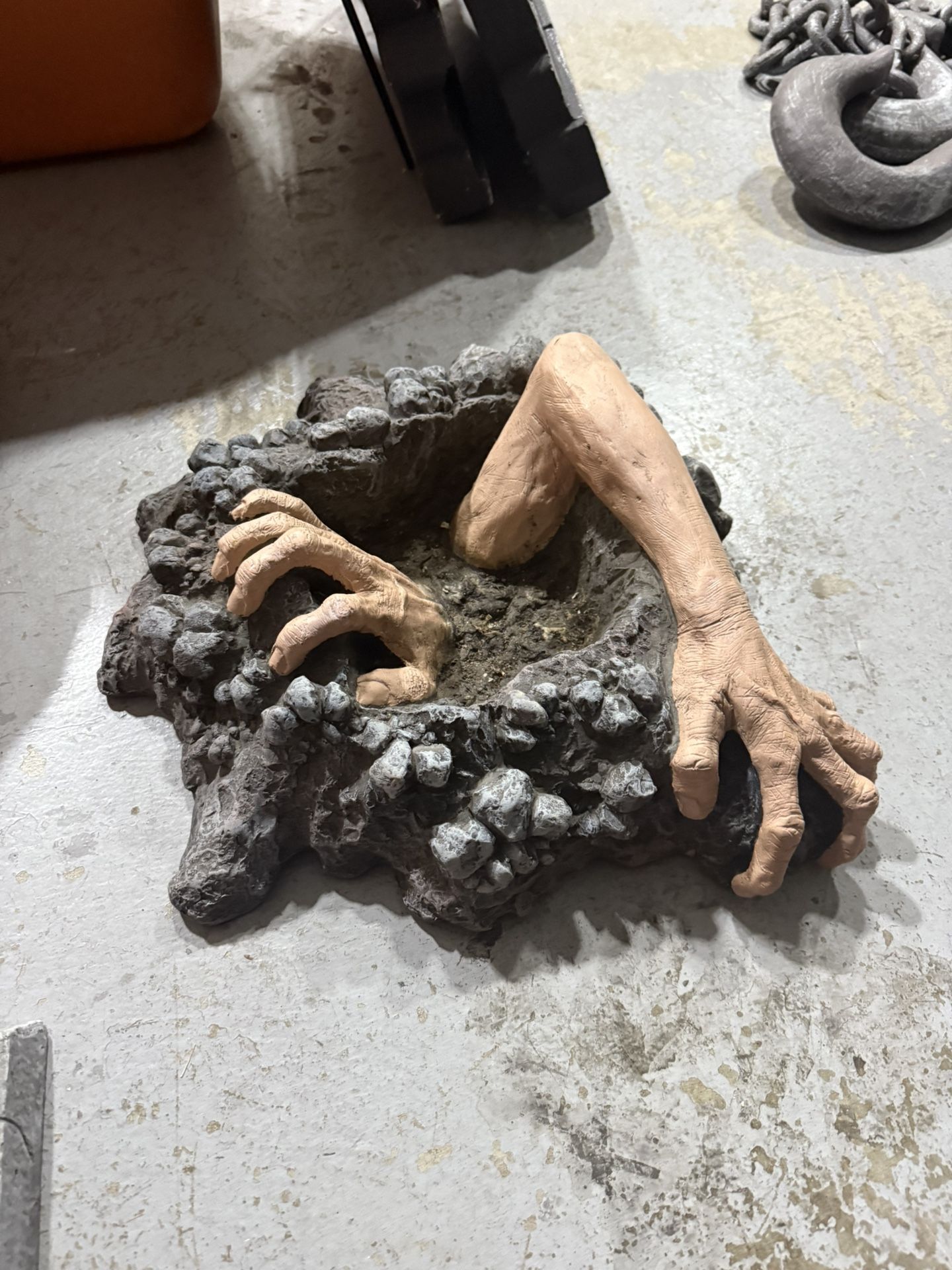 Halloween GRAND IN ROAD outdoor Scary Decor 