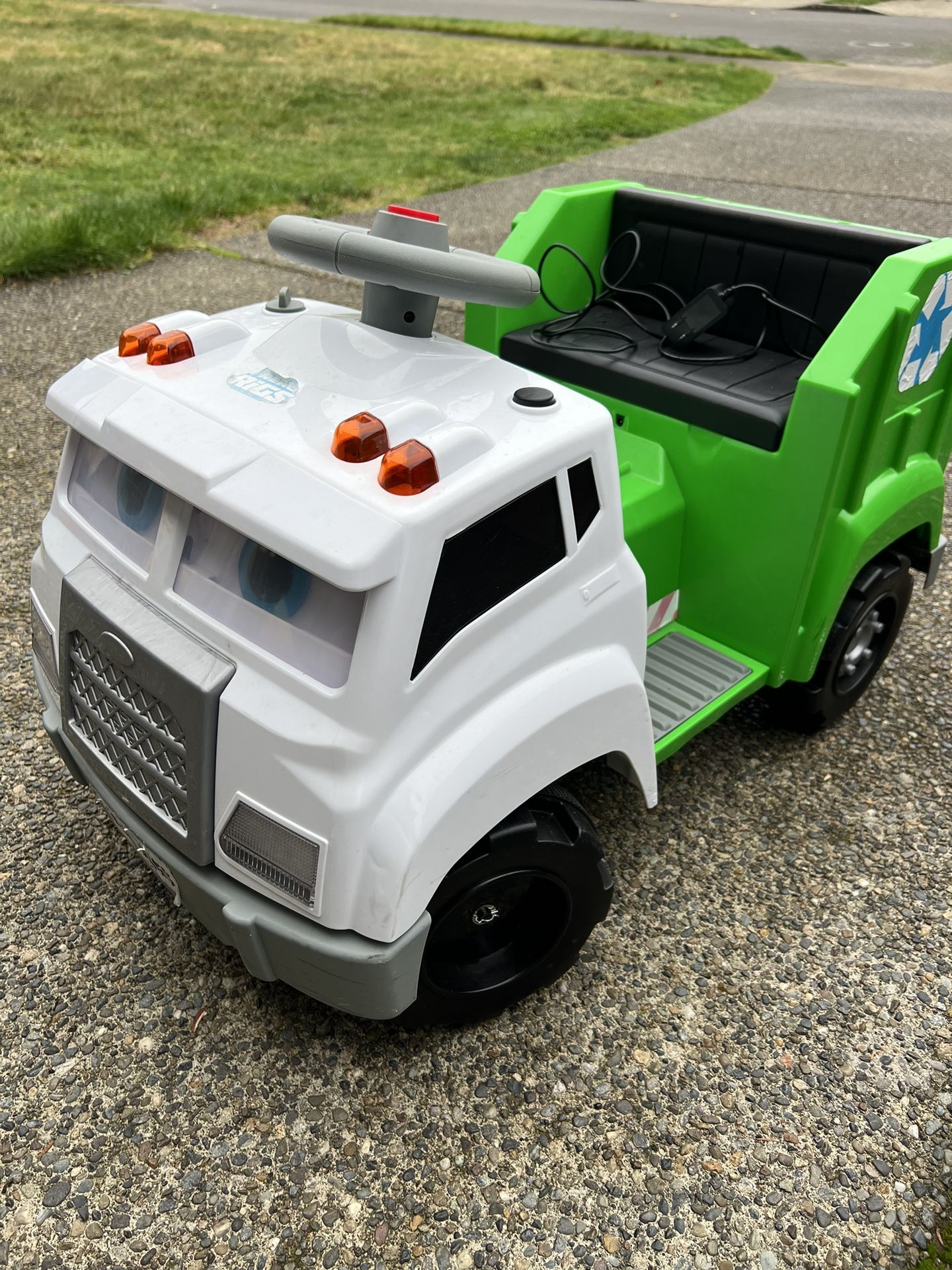 Garbage Truck Powerwheel For Toddler